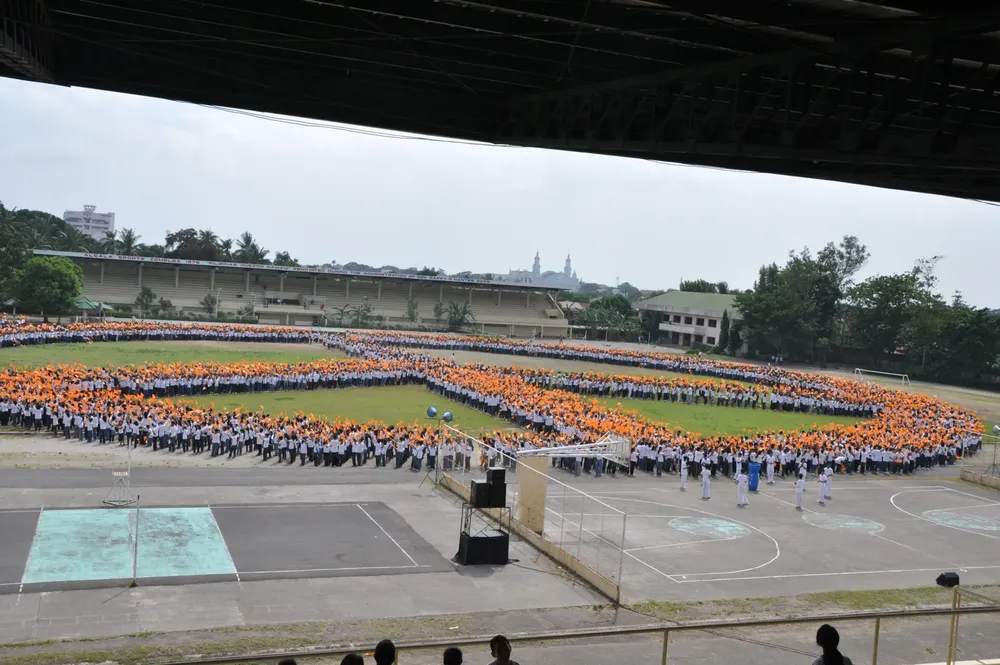 lucena-peace-sign