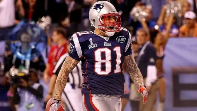 ARON HERNANDEZ (1)