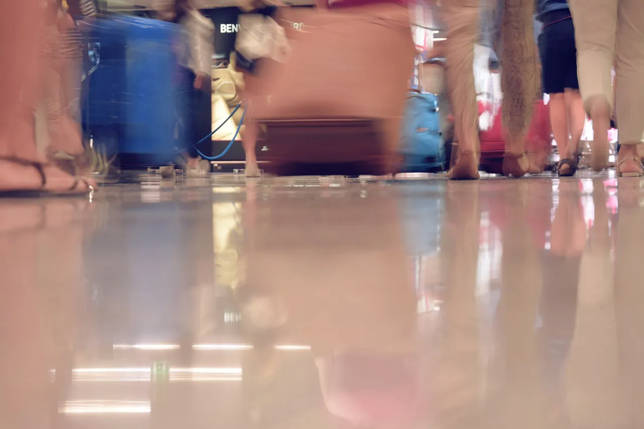 airport-1503332_1280