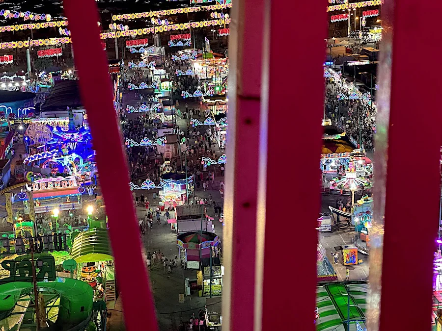 Imagen desde la noria en la Feria de Málaga 2023