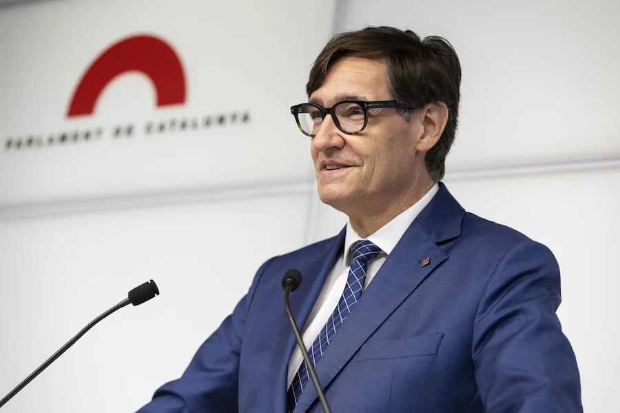 El presidente catalán Salvador Illa en una rueda de prensa | Foto del Parlament de Cataluña