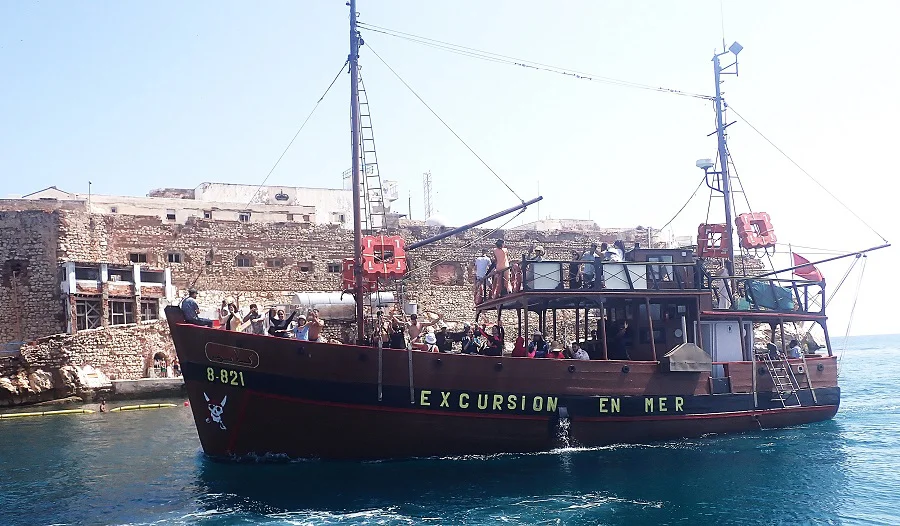 EXCURSION EN BARCO