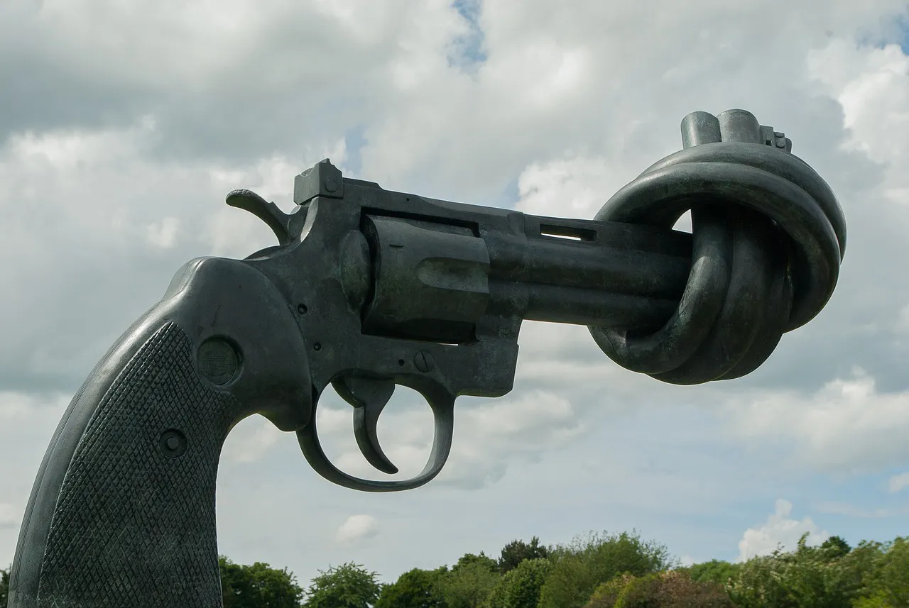 nonviolence-1471559_1280