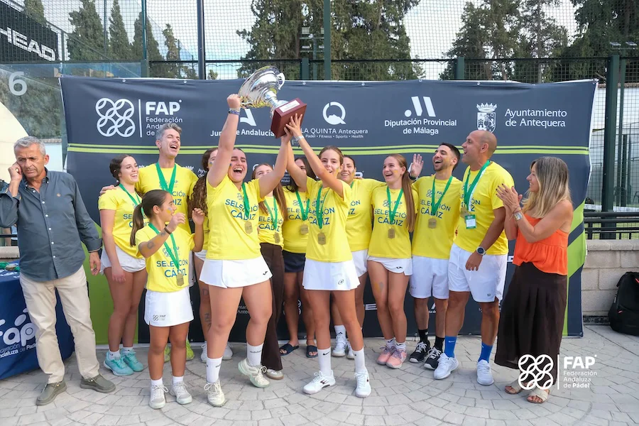 Cádiz campeonas menores 2 cat